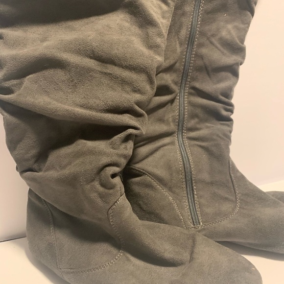 Gray Knee high Slouch Boots with Zipper - Picture 2 of 9